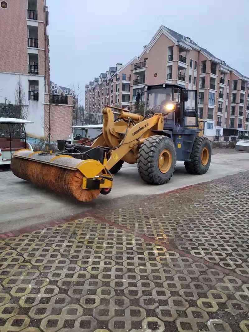 装载机装雪滚
